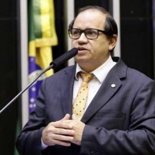 Eli Borges diz que ainda analisa candidatura a prefeito de Palmas