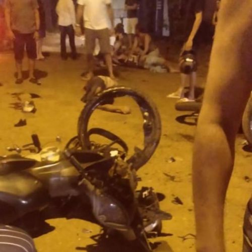 Motos colidem na Avenida Tenente Siqueira Campos e deixam feridos