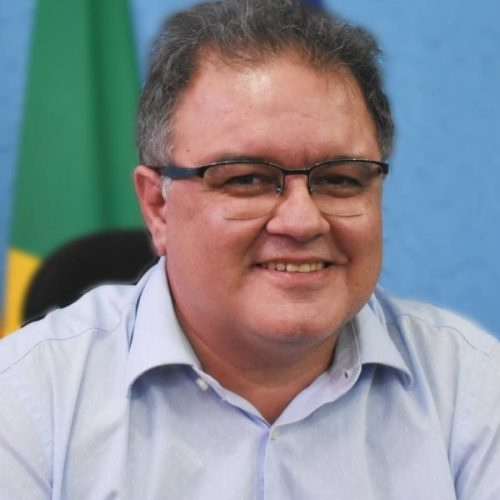 Prefeito de Colinas do Tocantins Adriano Rabelo comemora 50 anos nesta quarta-feira