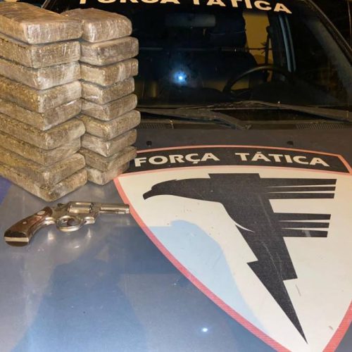 PM intercepta traficante na BR-153 e apreende cerca de 20 quilos de drogas e muniÃÂ§ÃÂµes