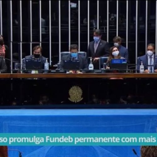 Congresso promulga emenda que torna Fundeb permanente com Gomes e Dorinha na mesa