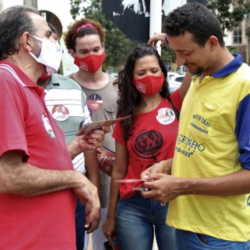 Em caminhada na JK, Vilela do PT diz que irÃÂ¡ resolver problema do estacionamento com apoio do empresariado