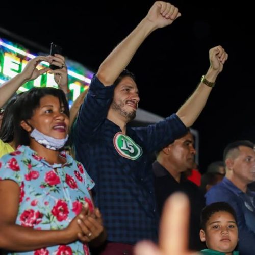 Igor Leite comemora com a populaÃÂ§ÃÂ£o resultado de pesquisa