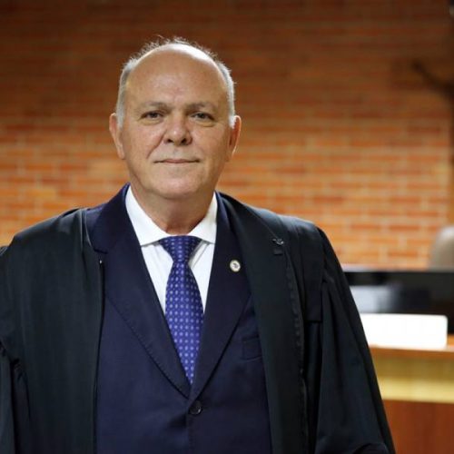 Mauro Carlesse volta e passarÃÂ¡ comando do Estado ao presidente do TJ