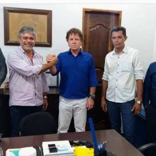 Deputado Eduardo do Dertins sinaliza emendas para municÃÂ­pio de Colinas do Tocantins em 2021