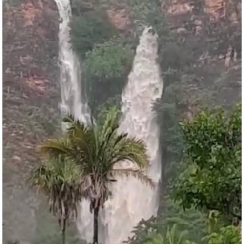 Volume de chuvas fazem cachoeira aumentar e impressiona em Natividade no sudeste do Tocantins