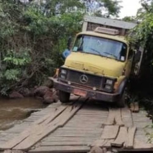 Principal suspeito de furtar gado no norte do TO é detido após caminhão gaiola ficar preso em ponte