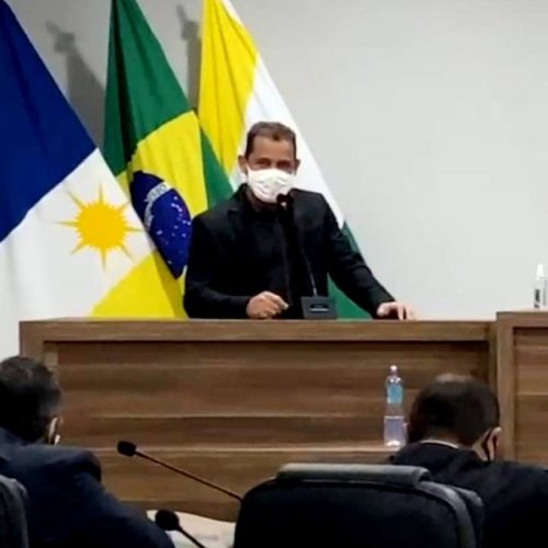 Na tribuna, Romerito Guimarães cobra abastecimento de medicamentos na farmácia básica e compra de aparelho revelador de Raio-X para Colinas