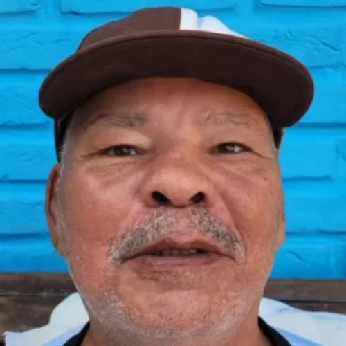 Maguila, ex-pugilista brasileiro e ícone do boxe, falece aos 66 anos após lutar contra uma doença neurodegenerativa ligada ao boxe.