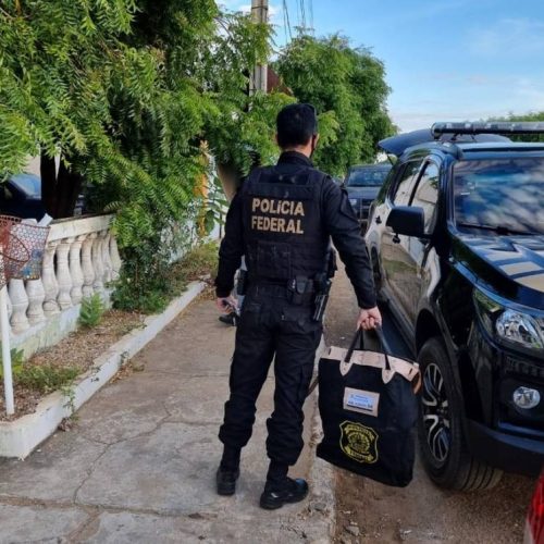 Polícia Federal faz operação contra grupo suspeito de fraudar diplomas de mestreado e doutorado em duas cidades do estado do Tocantins