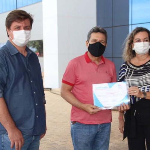 Deputado Osires Damaso visita obras do Hospital de Amor do Tocantins