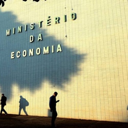 Governo eleva previsão de crescimento econômico para 5,3% em 2021