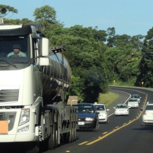 CÃ¢mara dos Deputados aprova MP que cria documento eletrônico para transporte de cargas