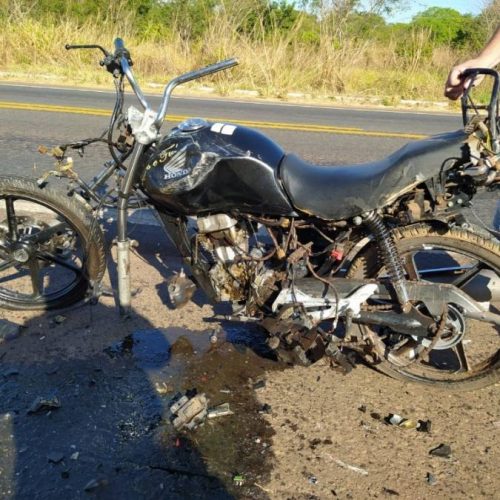 Motociclista morre após batida frontal com caminhonete na BR-153 próximo a Colinas