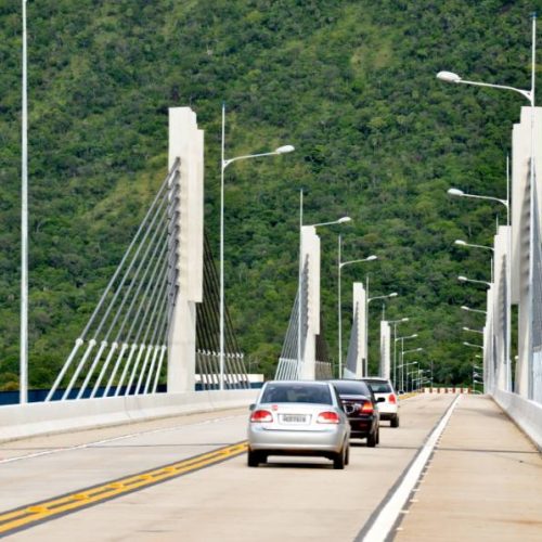 Ponte dos Imigrantes Nordestinos recebe iluminação