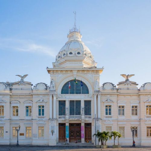 Novo decreto estadual mantém proibição de shows e festas, mas suspende toque de recolher na Bahia