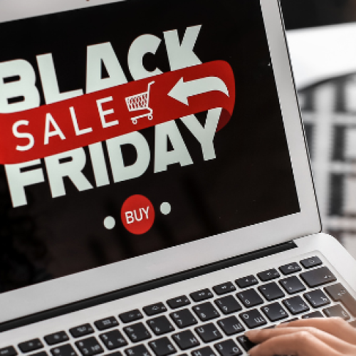 Pesquisa revela que 43% dos brasileiros pretendem gastar mais na Black Friday 2024. Smartphones, moda e eletrodomésticos estão entre os itens mais desejados.