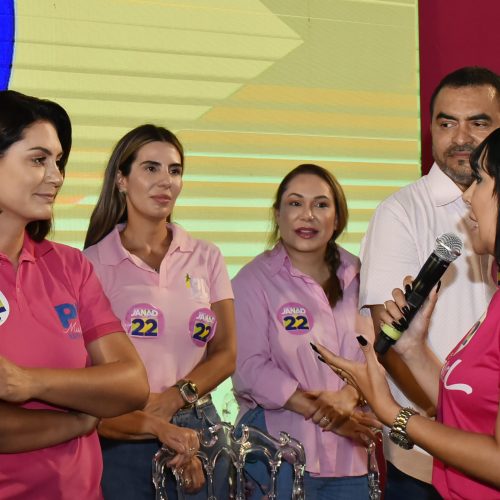 anad Valcari ao lado de Michelle Bolsonaro em evento com mulheres em Palmas, reforçando o pedido de voto feminino. Foto: Divulgação.
